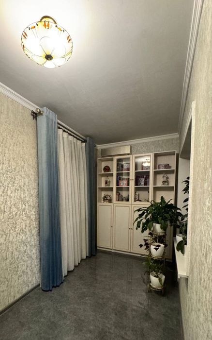 Продаётся квартира (Ориентир Рисовый Базар)