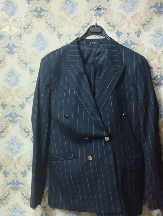 Kostyum shim sotiladi