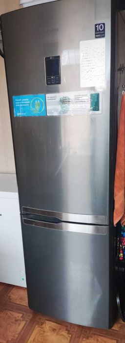 Продам Холодильник Samsung