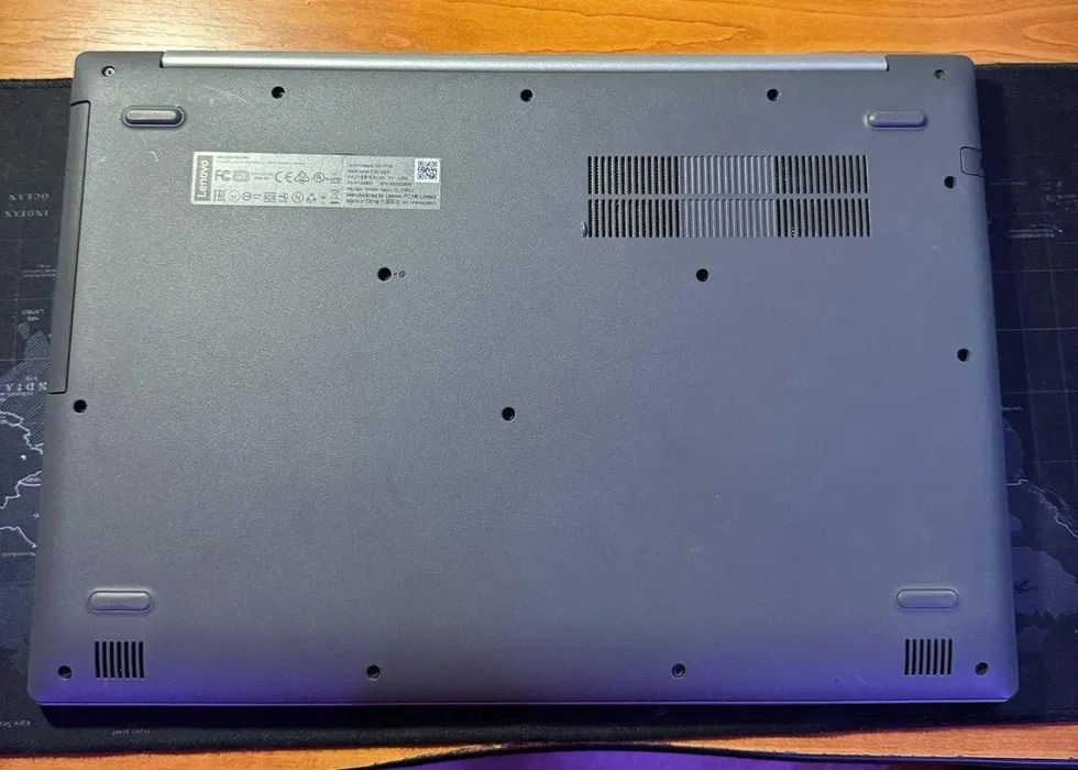 Laptop LENOVO i3 gen 7, 8gb RAM, 1 TB, Win10 + Husa CADOU