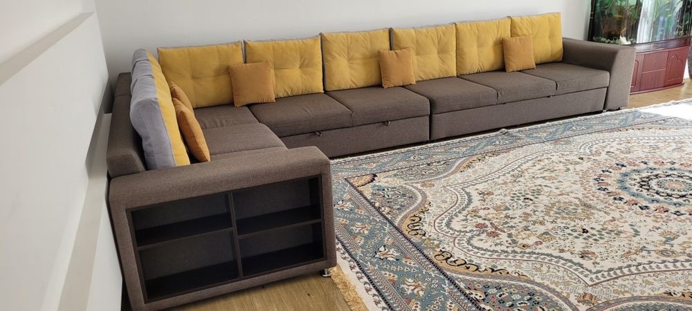 Диван большой, угловой, вместительный!