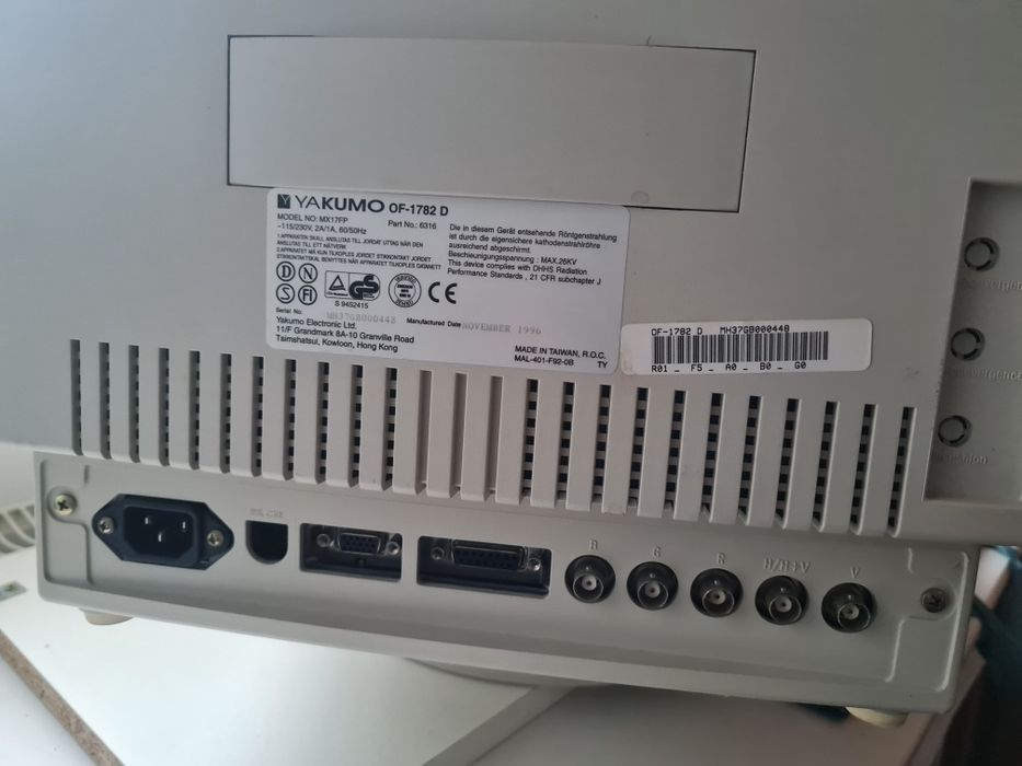 Monitor Yakumo 1996
