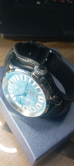 Продам механические часы (Марьяж)