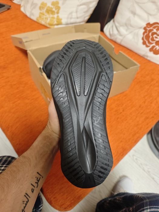 Asics NovaBlast 5 42/ 42.5 Нови! Топ модел за бягане !