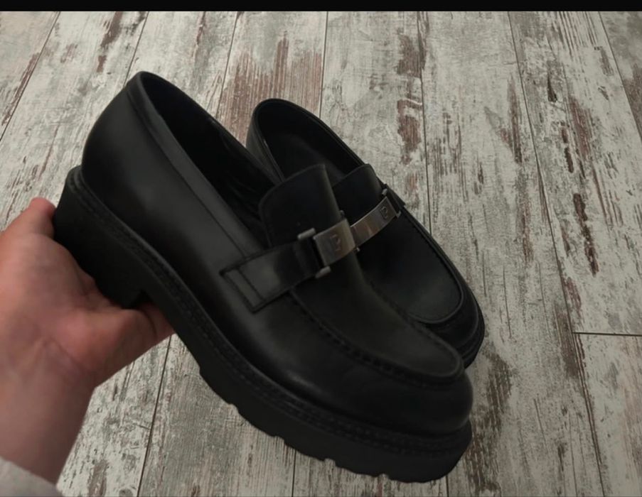 Vand pantofi