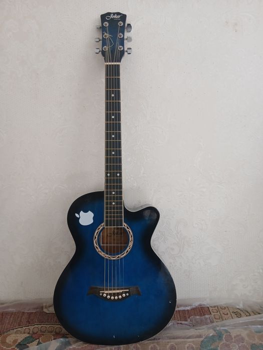 Акустически гитара