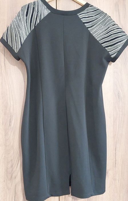 Черна дамска рокля