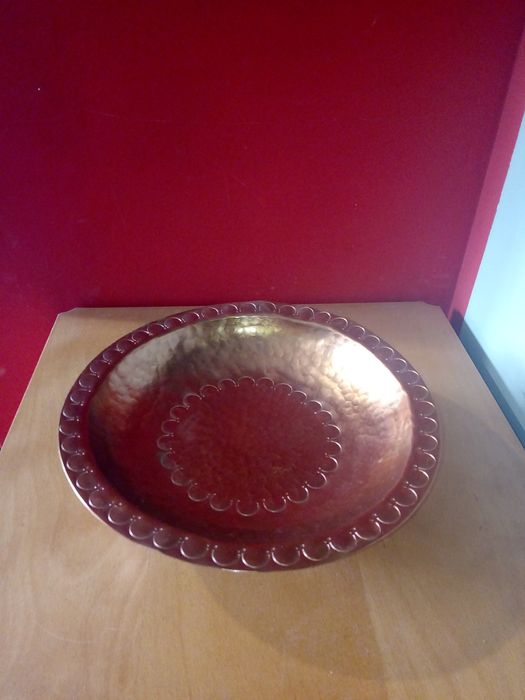 Красиви нови медни съдове