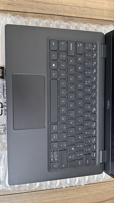 Лаптоп Dell Latudite 7310 FHD 13.3” / Intel i7- 10610U 16GB RAM 256GB SSD / Windows 11 Pro