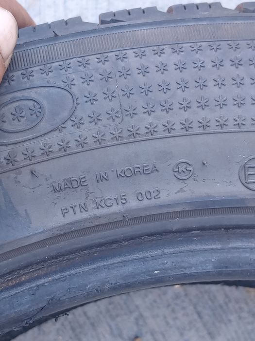 Vind set caucucuri de earna originale