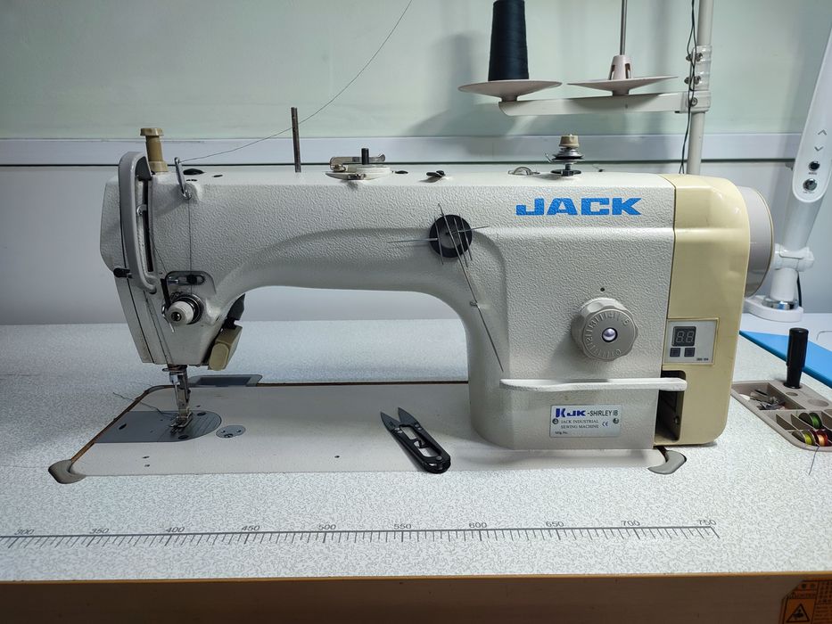 Продам промышленную машинку