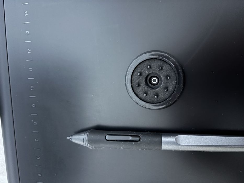 Продам графический планшет huion h1060p