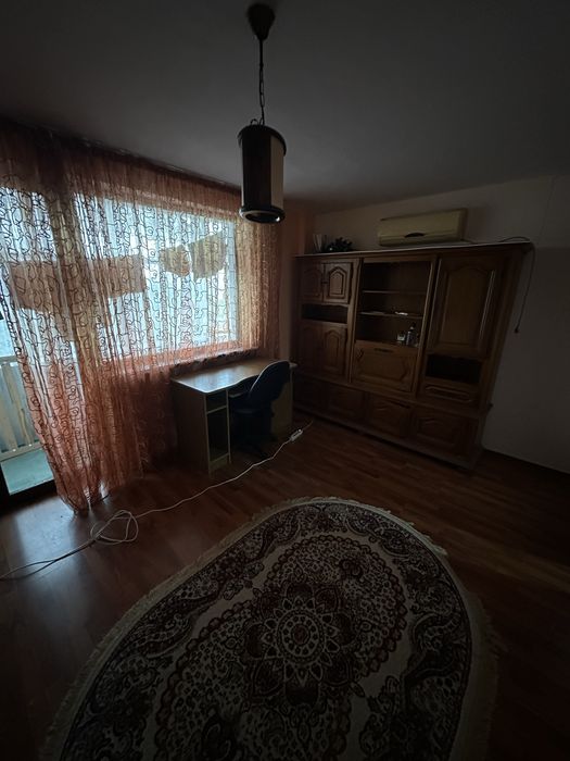 Inchiriez apartament 3 camere