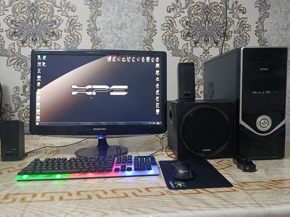Kompyuter Samsung ekran 24. Xotirasi 1000 GB
