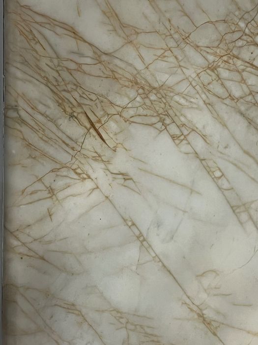 Бар маса с мраморен плот