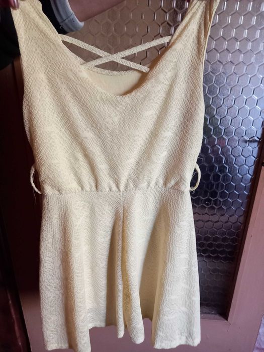 Лятна жълта рокля