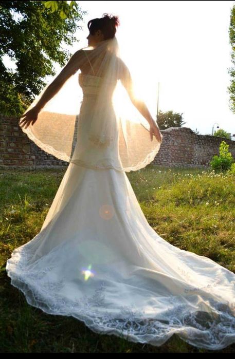 Rochie mireasa cu trena