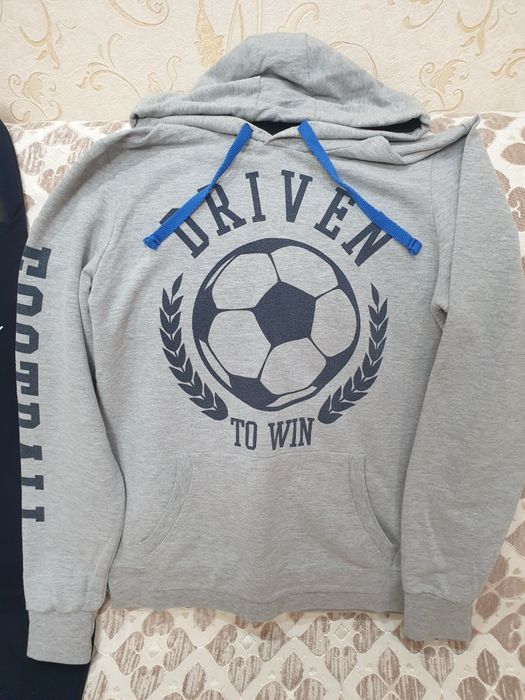 Продам спортивные вещи на мальчика