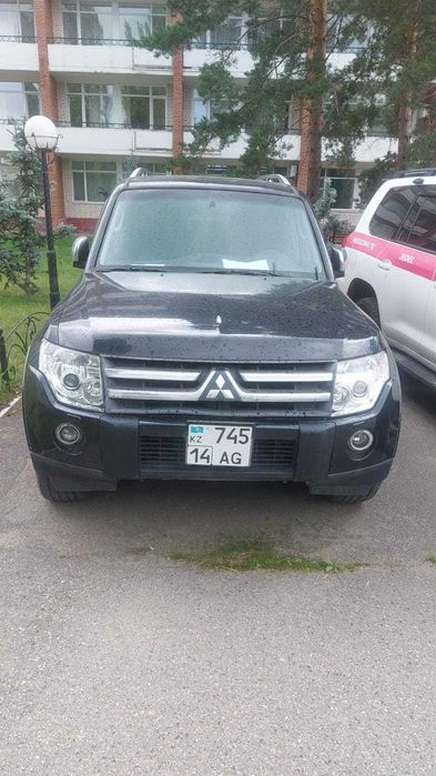 Автомобиль Mitsubishi Pajero