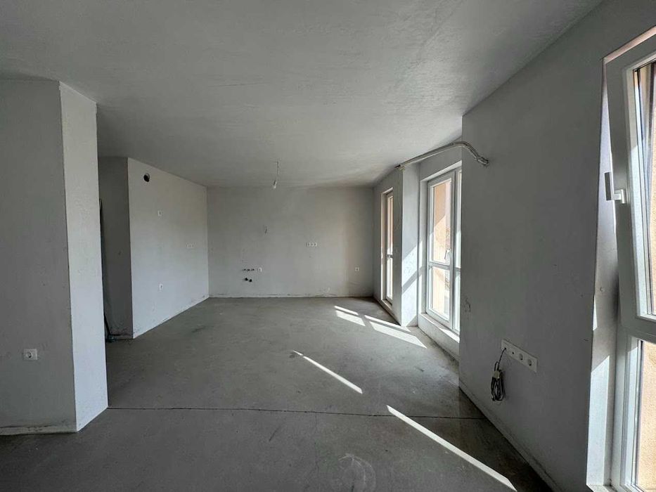 Дава се под наем Тристаен апартамент в Пловдив, Съдийски - 99 кв.м за 195000 € - Снимка #3