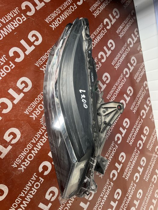 Фар Mitsubishi L200 2019- 2бр