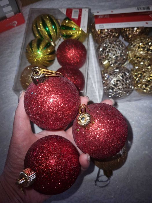 Елочные игрушки, нарядные