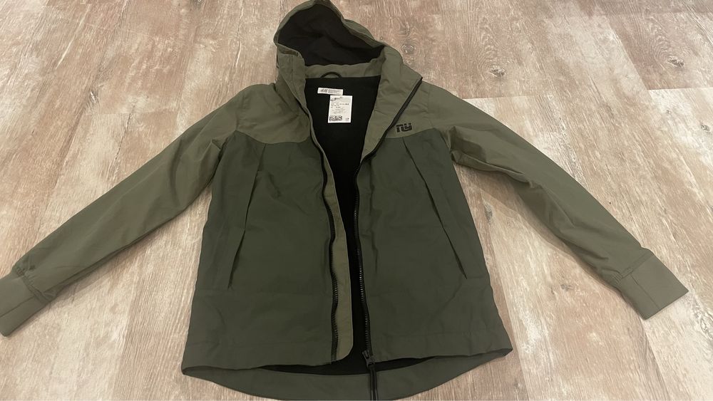 Детско пролетно- есенно яке  чисто ново