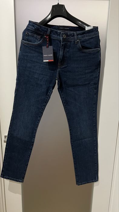 Нов модел дънки TOMMY HILFIGER.Жестоки.Налина серия от 31ви до 38ми р.