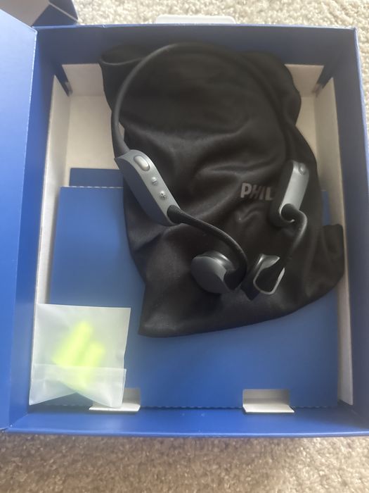 Нови слушалки Philips TAA6606BK/00