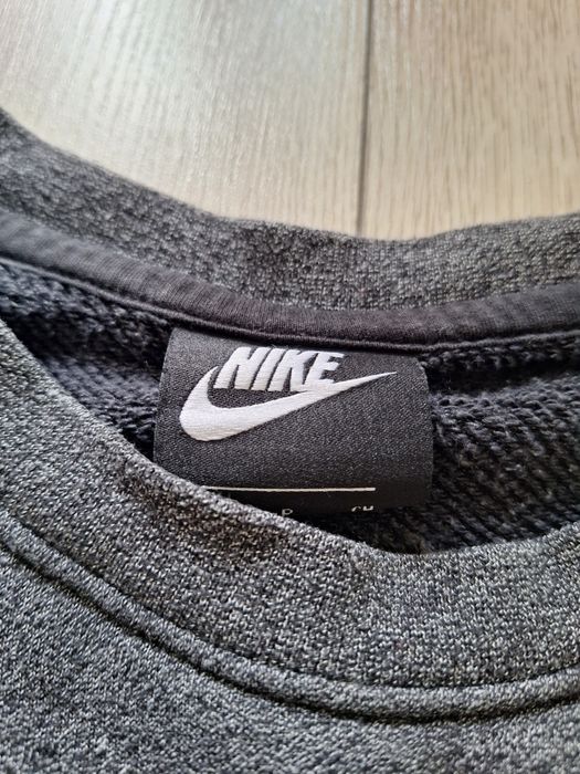 Nike суитшърт без качулка S – тъмносив, бродирано лого, отличен