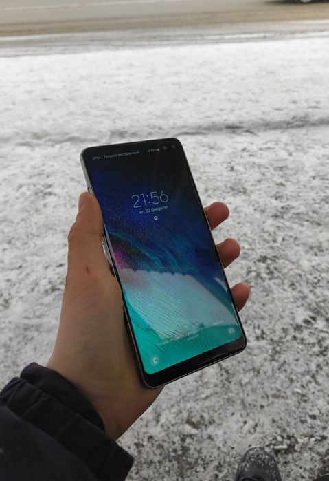 Продам Samsung S10 plus