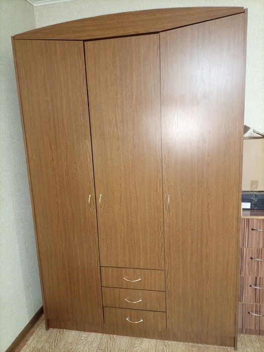 Шифоньер, шкаф большой