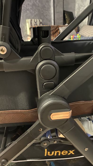 Детская коляска до года