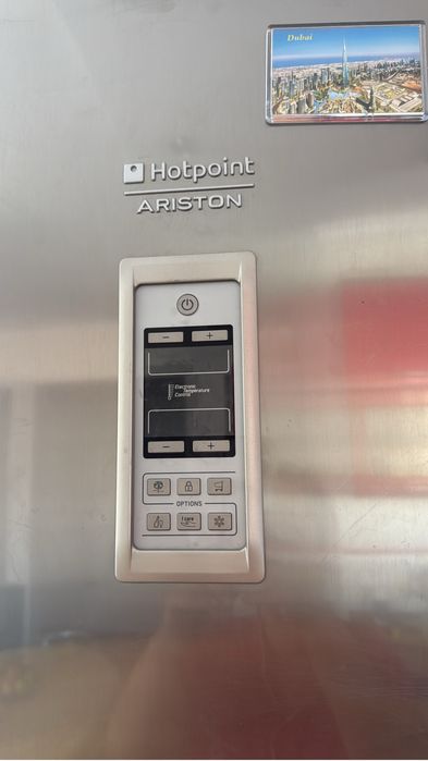 Холодильник Hotpoint. Ariston