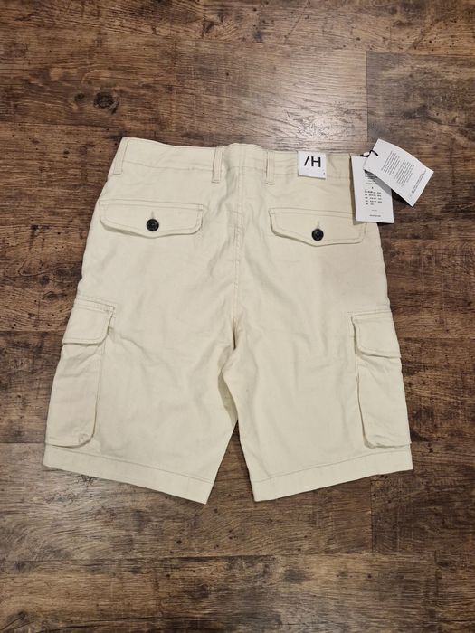Pantaloni scurti