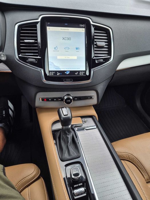 Volvo XC90 inscription