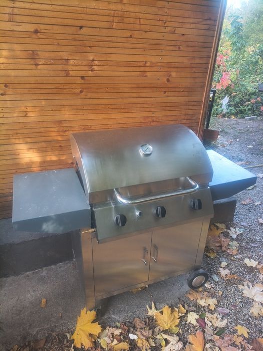 Grătar BBQ gaz grill