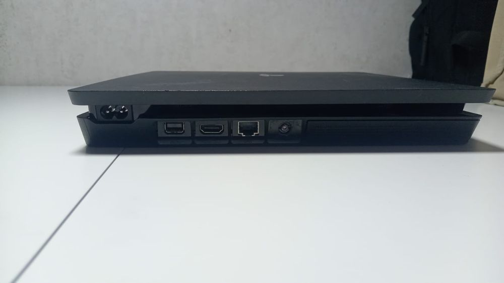 PlayStation 4 slim