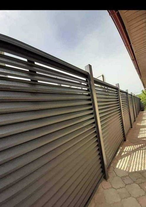 Garduri de diferite modele (jaluzele, sipca, tabla, BCA, plasa, placi)