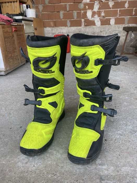 Продавам мото екипировка