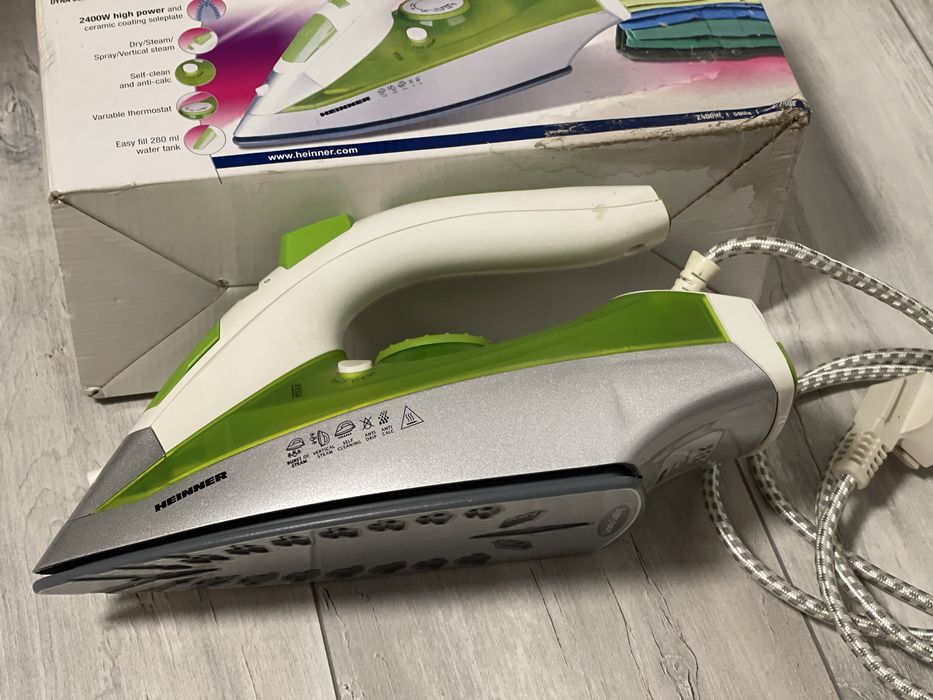 Fier de calcat cu aburi