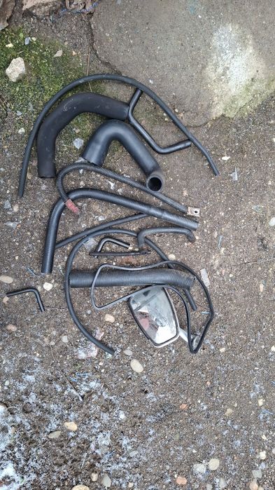 Vand furtune de dacie 1300 si o oglindă