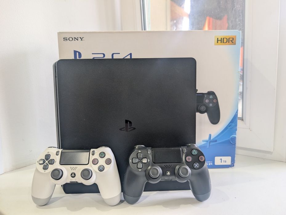PS4 Slim (ПС4) + Топ Игры + 2 геймп.