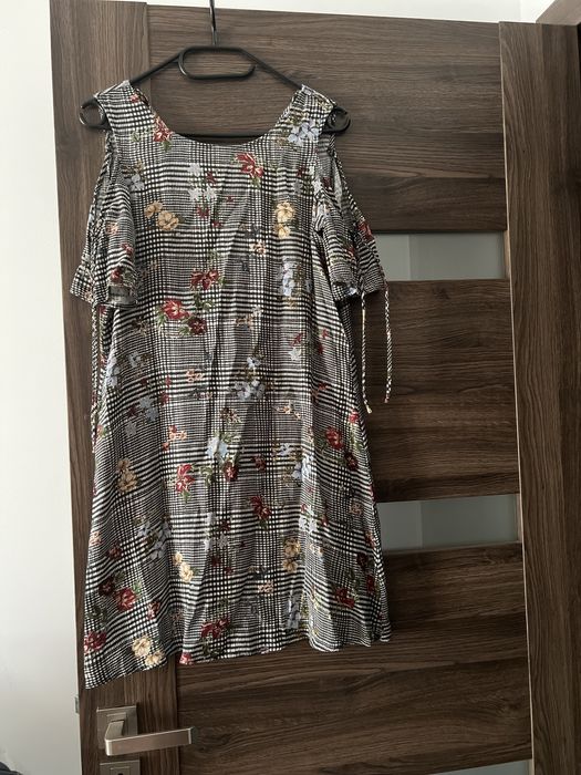 Vesta denim/blugi Rezerved , rochita Zara