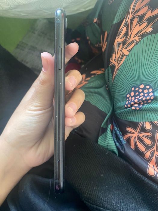 Продам айфон хр