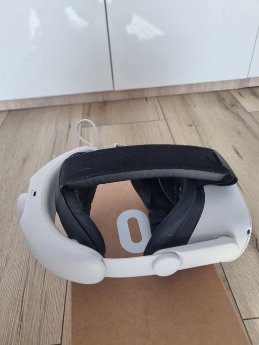 Oculus / Meta Quest 2 64GB + KIWI Elite Strap cu baterie + Face Cover