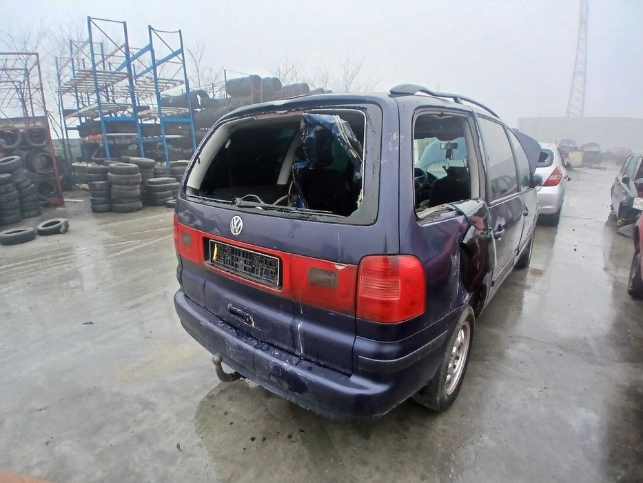 dezmembrez vw sharan