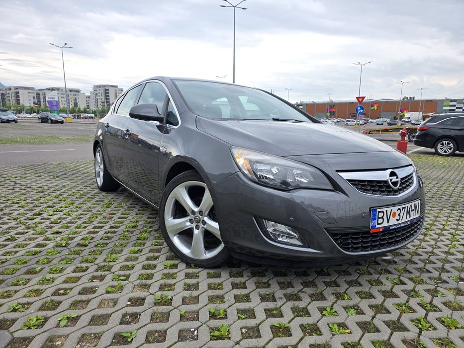 Opel Astra J 1.4 turbo 120cp