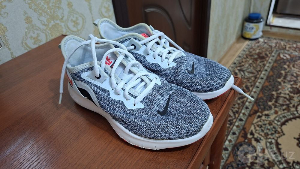 Кроссовки Nike original razmer35.5