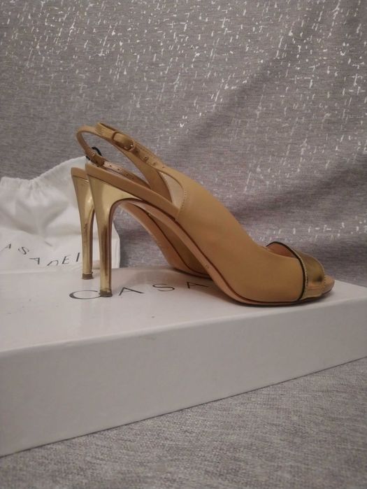 Продам босоножки от CASADEI